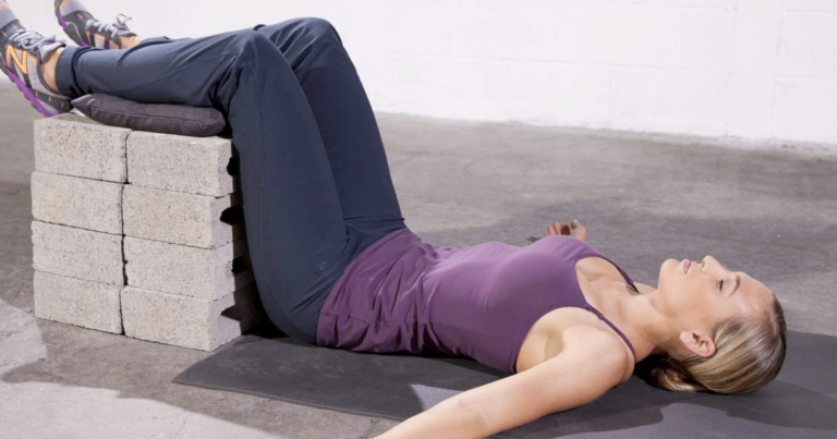 Как укрепить мышцы спины в домашних условиях женщине с фото упражнений